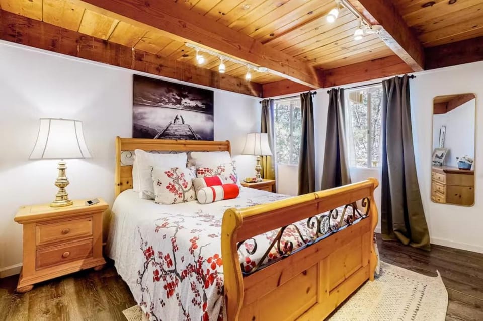 Bed, Bedroom