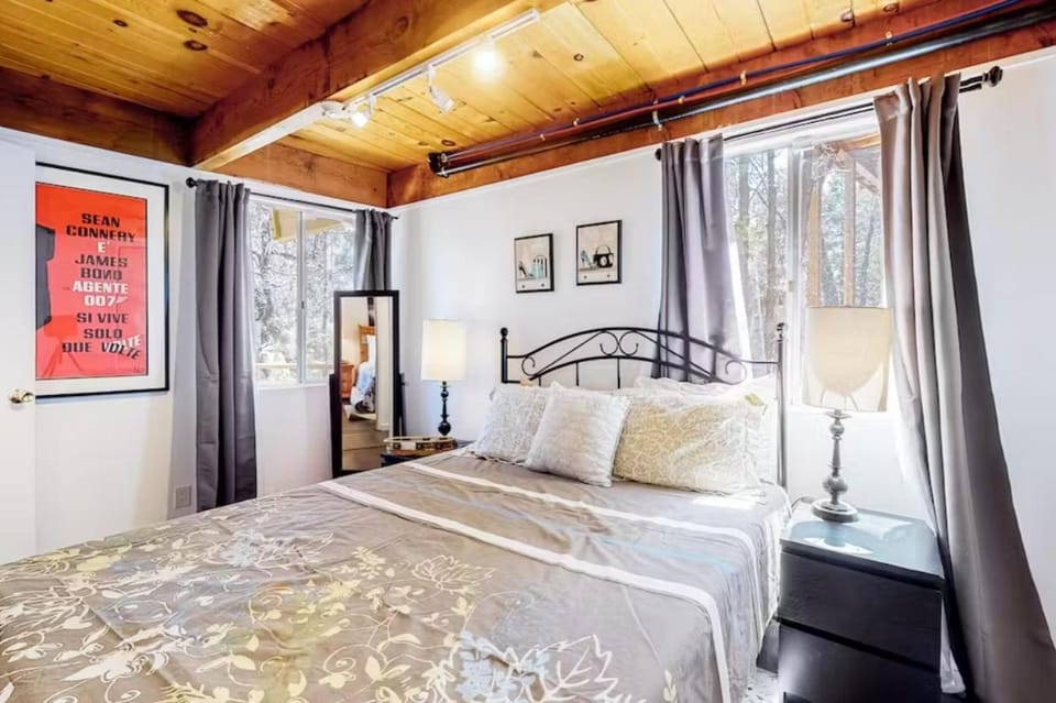 Bed, Bedroom