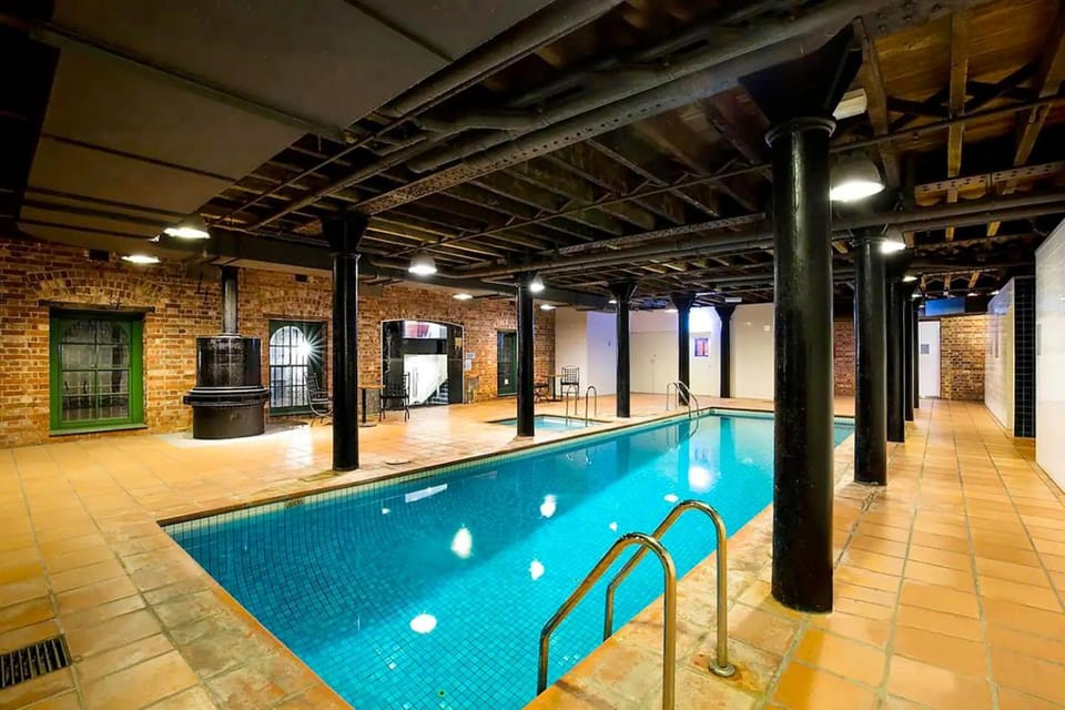Swimming pool