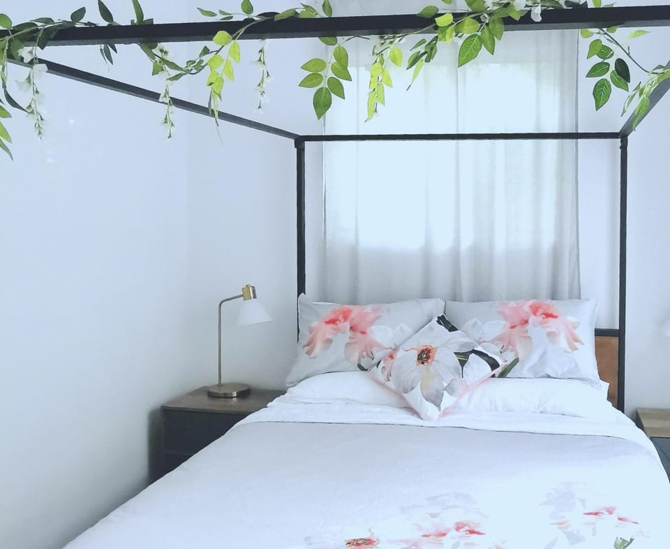 Oohlala - High ceiling Peaceful Relaxing Bushland view Apartment in Tamborine Mountain