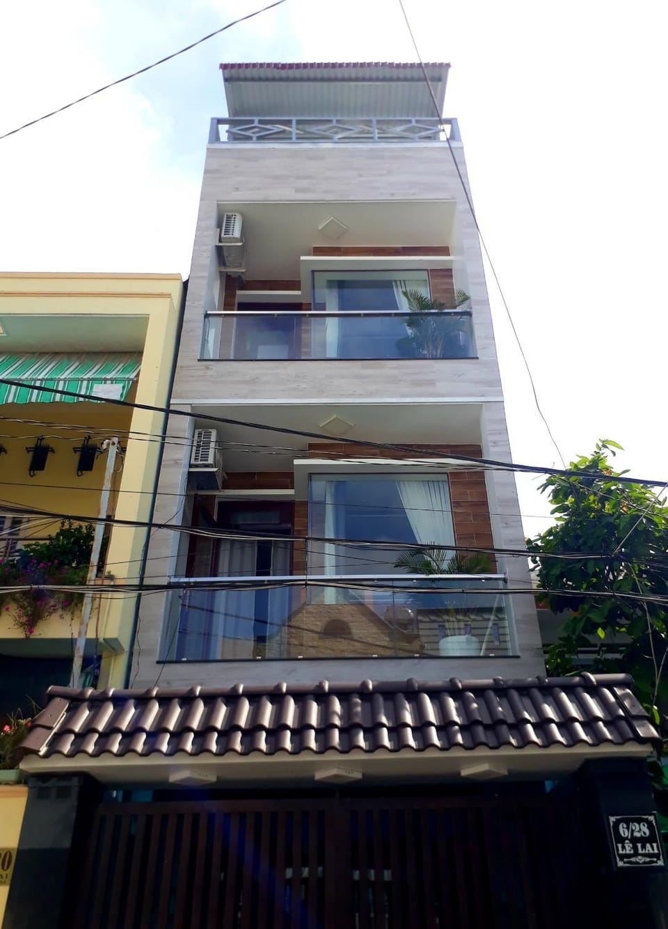 Property building, Day, View (from property/room), Balcony/Terrace