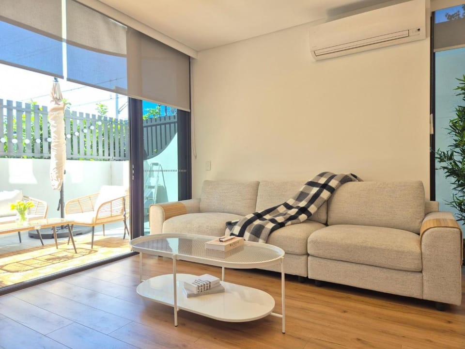 Modern 3 Bed apt near Lidcombe station Apartment in Lidcombe