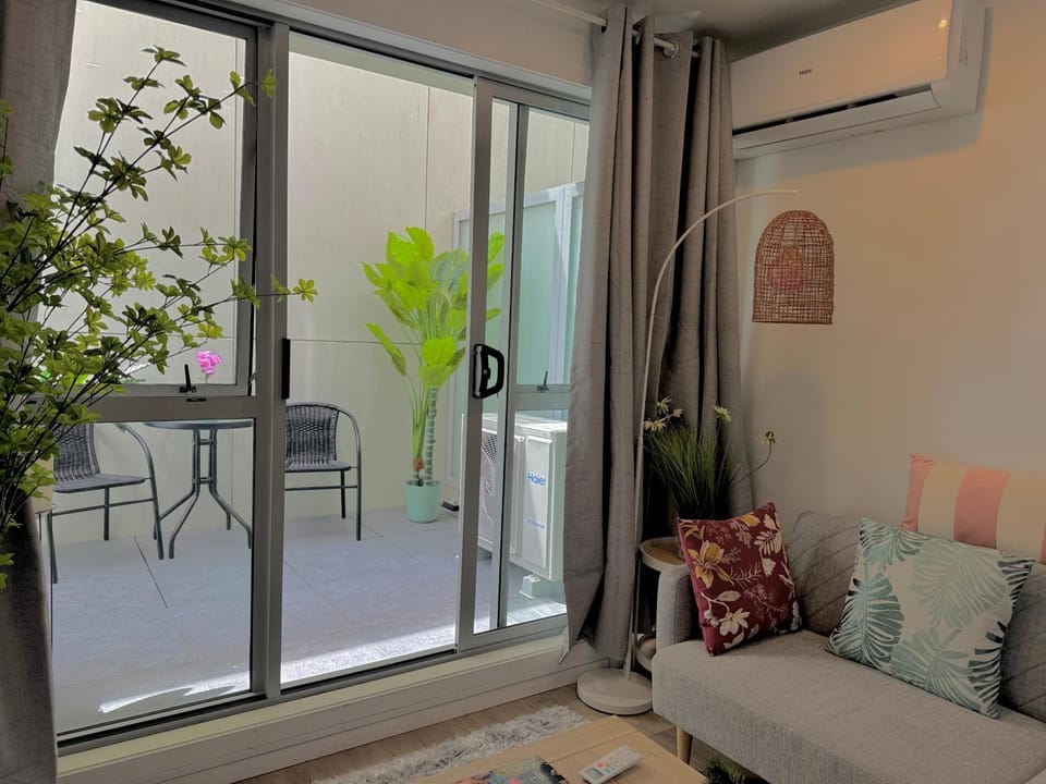 Stunning 3 bd 2 bth city apt Pool and Carpark Apartment in Auckland