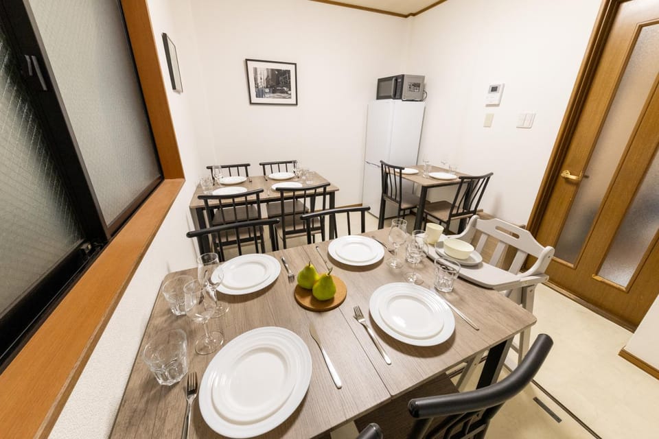 Photo of the whole room, Dining area