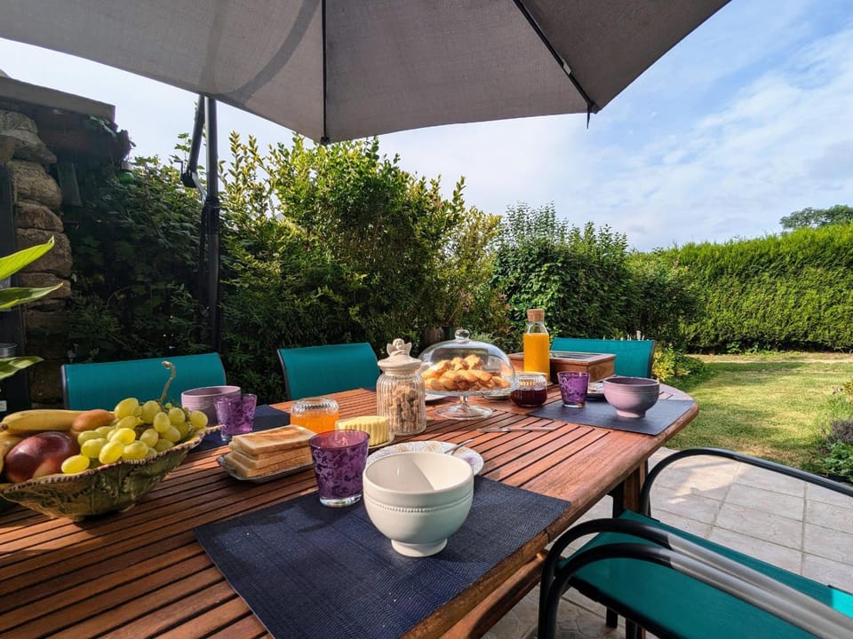 Charme rural rénové en pleine nature - FR-1-582-503 Bed and Breakfast in Auvergne-Rhône-Alpes