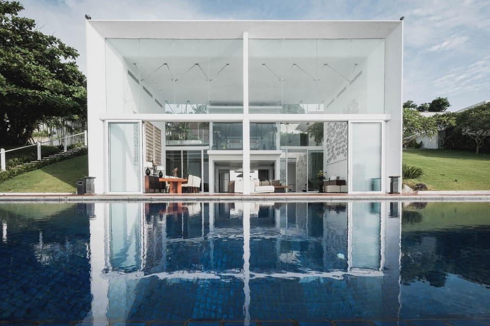 Day, Swimming pool