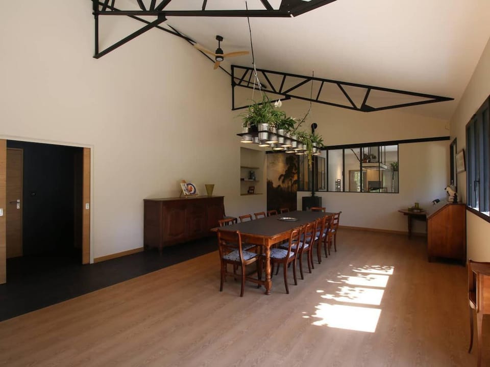 Chambre Amédée PMR chic avec Wi-Fi et petit déjeuner inclus - FR-1-590-479 Bed and Breakfast in Centre-Val de Loire