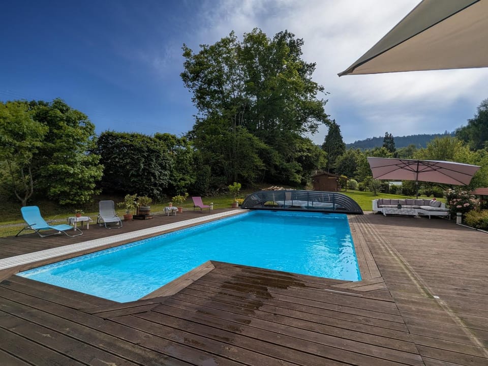 Chambre familiale avec piscine et SPA à Anould - FR-1-589-708 Bed and Breakfast in Vosges