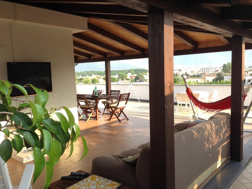 Property building, Patio, Communal lounge/ TV room, Solarium, View (from property/room), Balcony/Terrace, Seating area, City view, Mountain view, Area and facilities