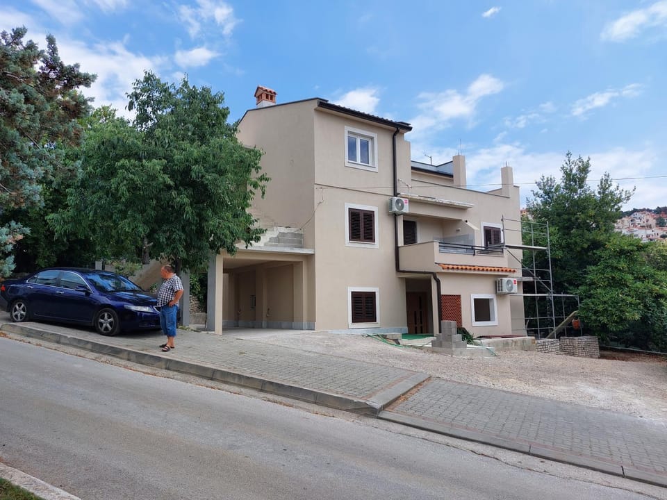 Property building, Street view, Parking