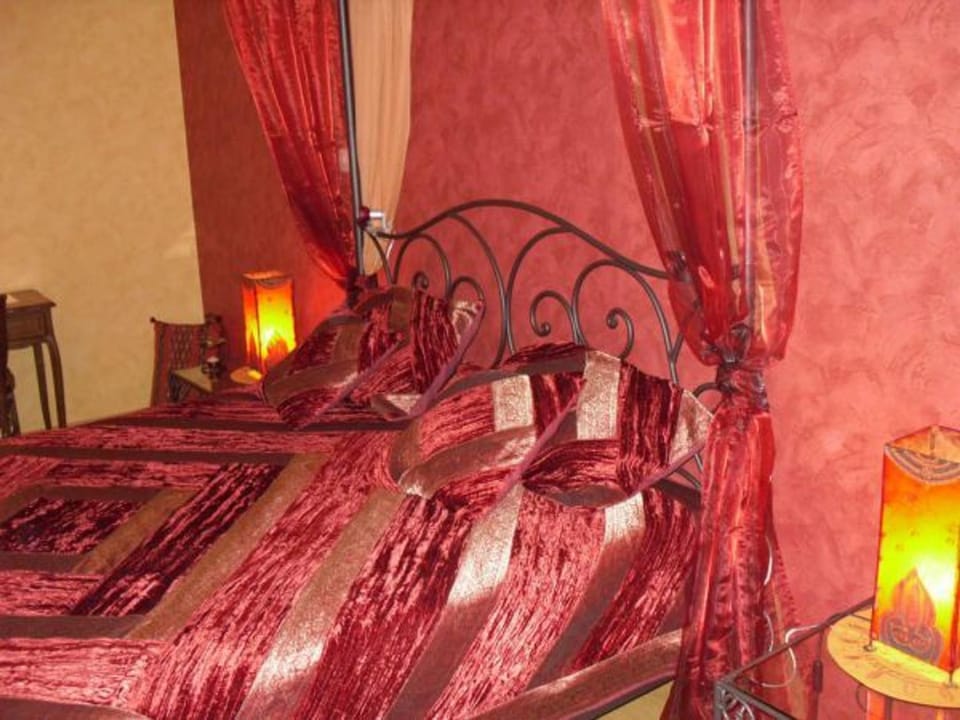 Maison charmante avec 4 chambres thématiques au cœur du pays de Jeanne d'Arc - FR-1-585-149 Bed and Breakfast in Grand Est