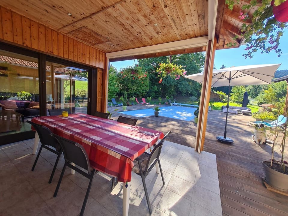 Chambre spacieuse avec piscine, spa et hammam - FR-1-589-721 Bed and Breakfast in Vosges