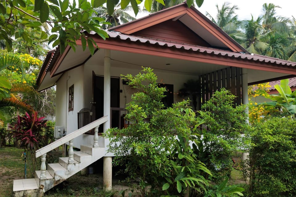 Property building, Day, Garden, Garden view