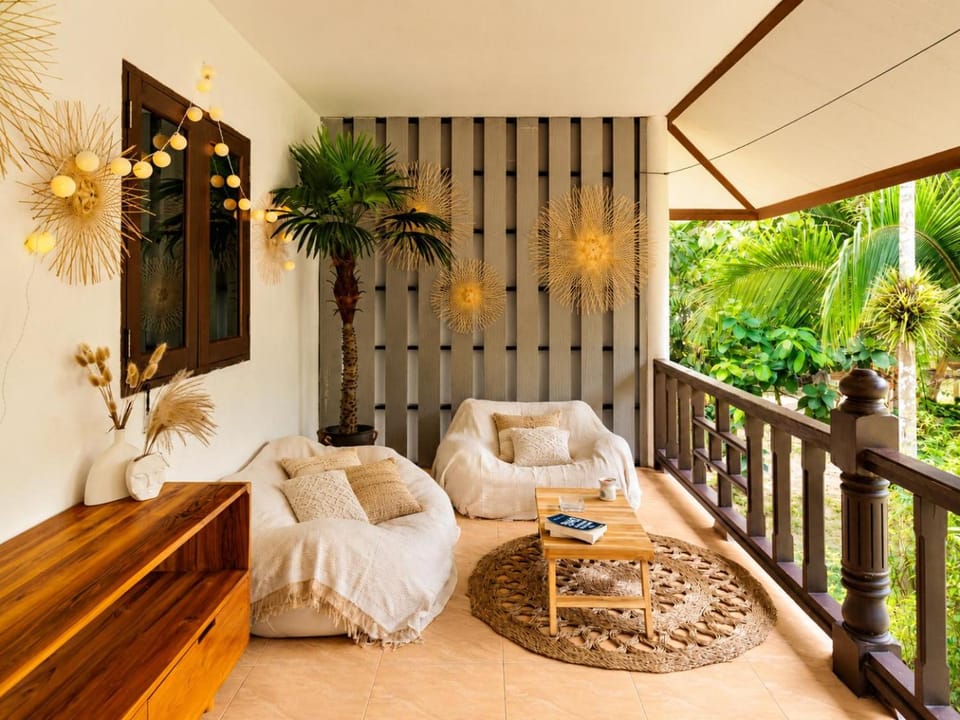 Patio, Day, Garden, Balcony/Terrace, Living room, Seating area, Garden view