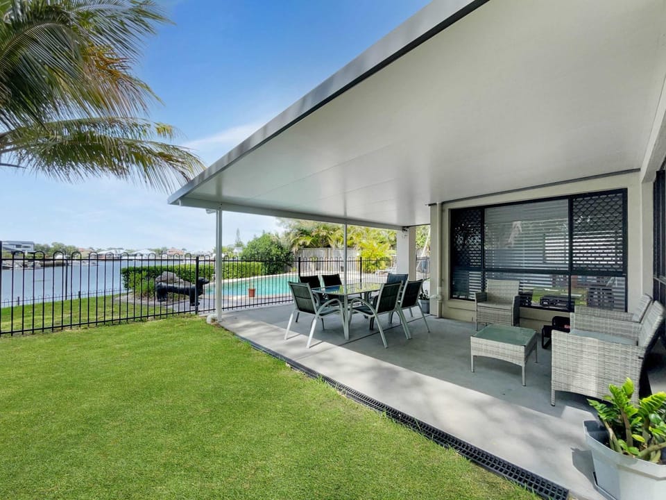 Patio, Garden, Balcony/Terrace, Seating area, Garden view, Pool view