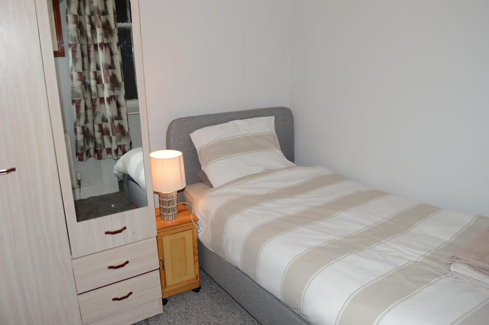 Bed, Bedroom, wardrobe