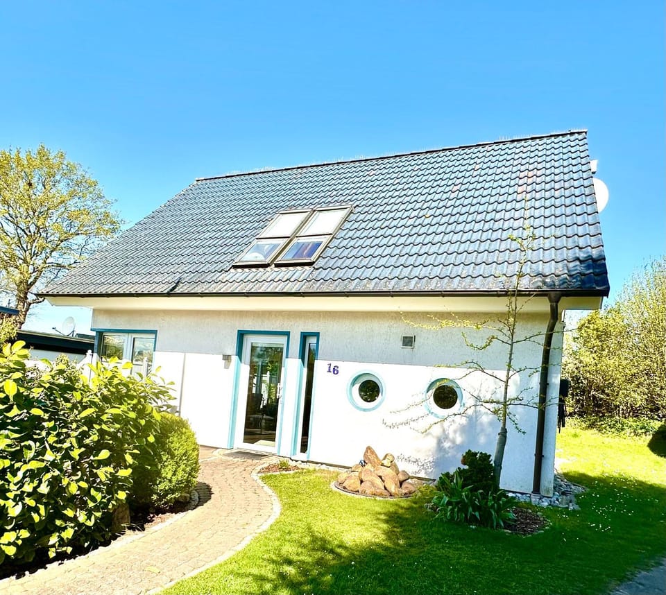 Property building, Garden, Garden view