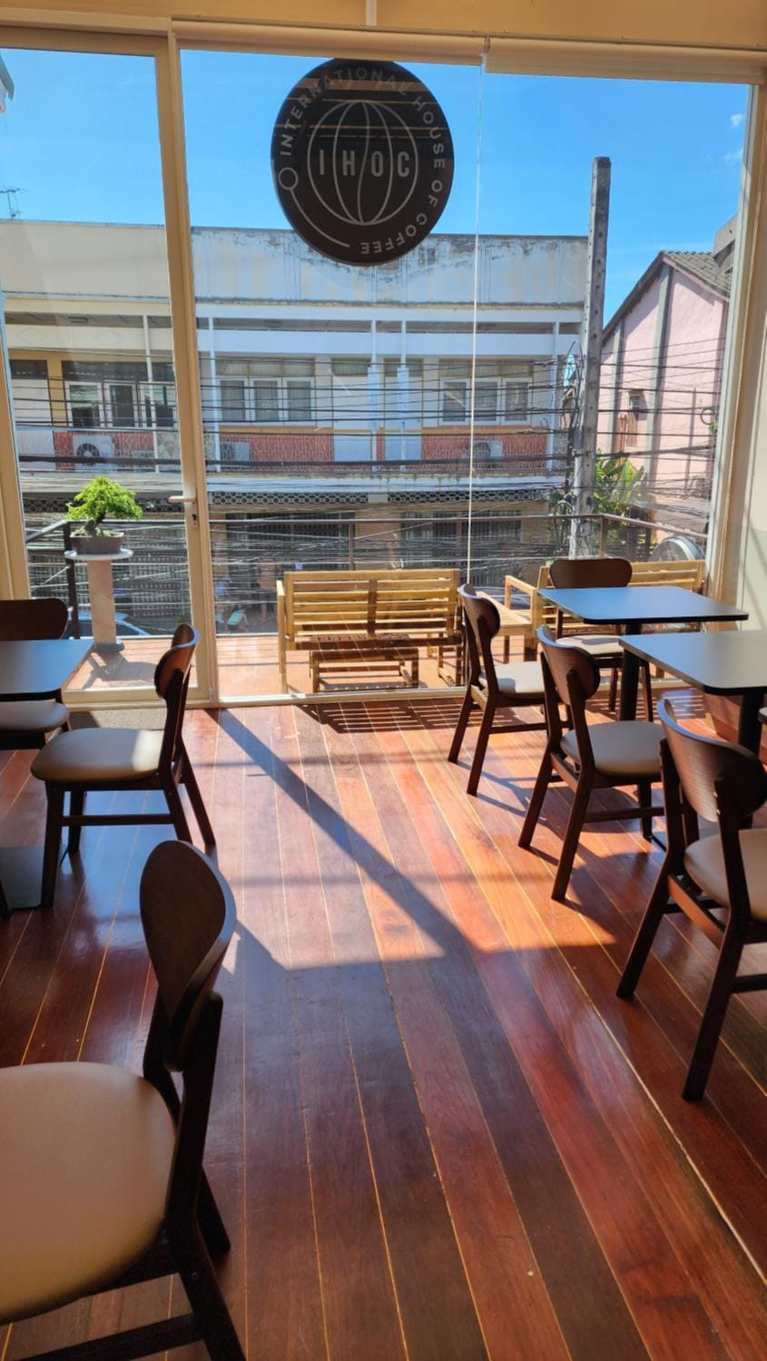 Restaurant/places to eat, Day, View (from property/room), Balcony/Terrace, Living room, Banquet/Function facilities, Seating area