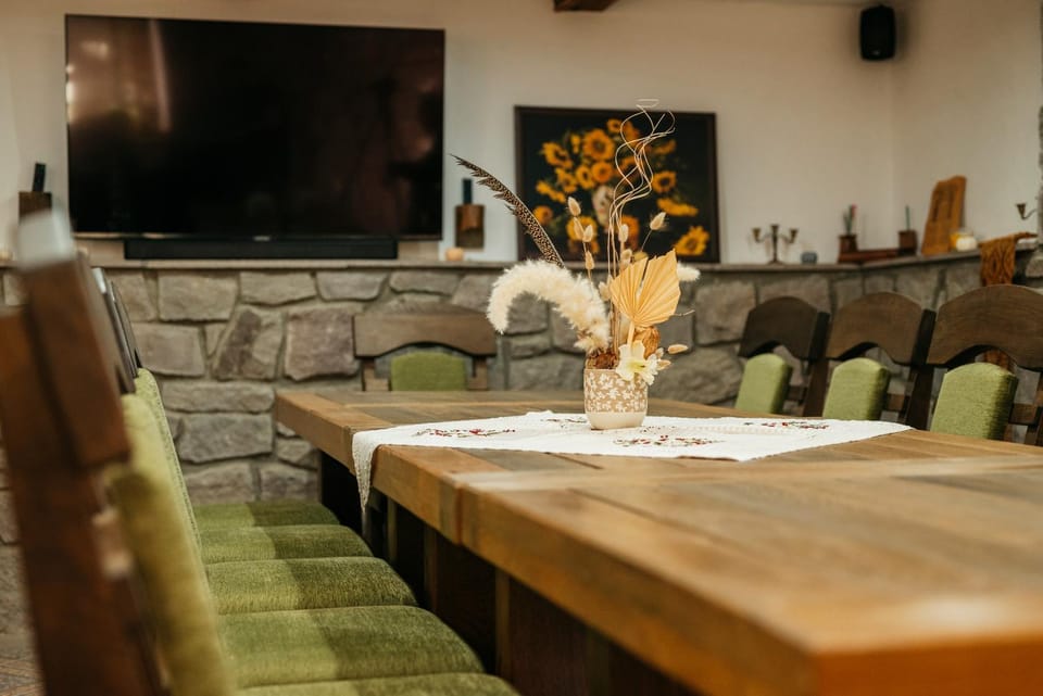 Communal lounge/ TV room, Seating area, Evening entertainment