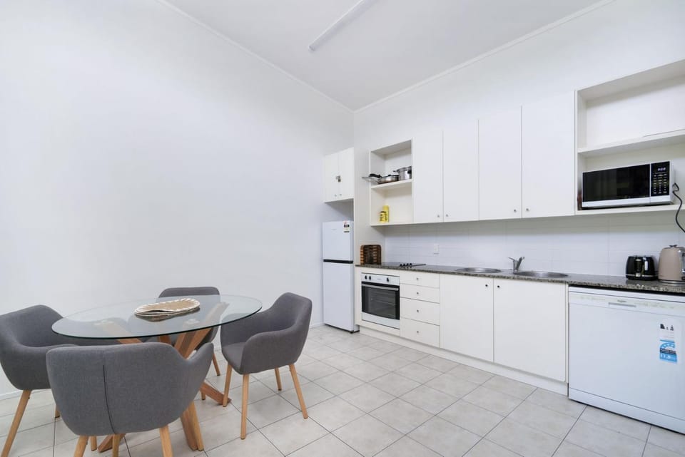 Baden 96 - Rainbow Shores. Pool. Tennis court. Walk to beach Apartment in Rainbow Beach