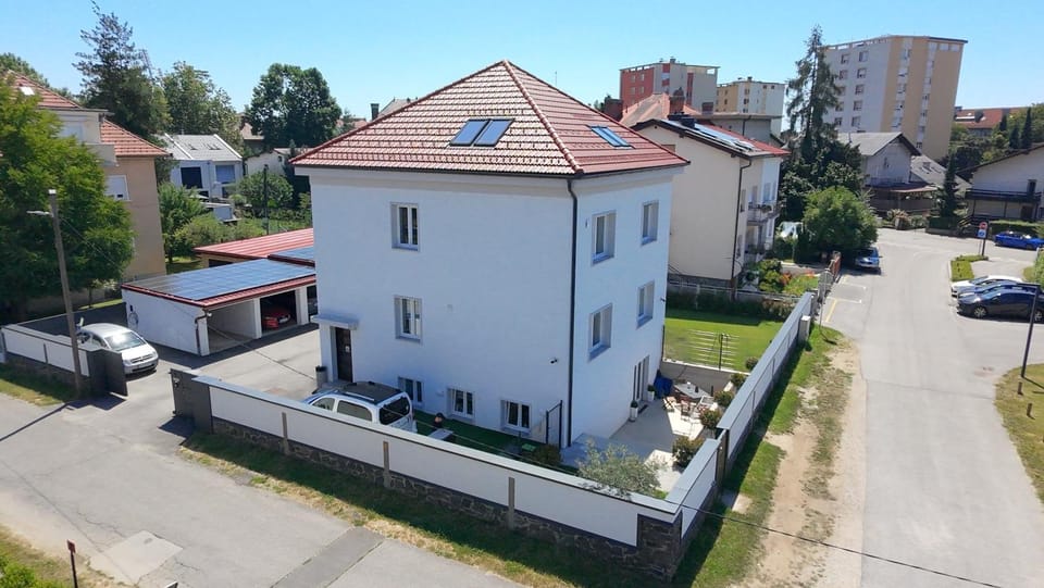 CASA BOX PREMIUM free garage Apartment in Slovenia