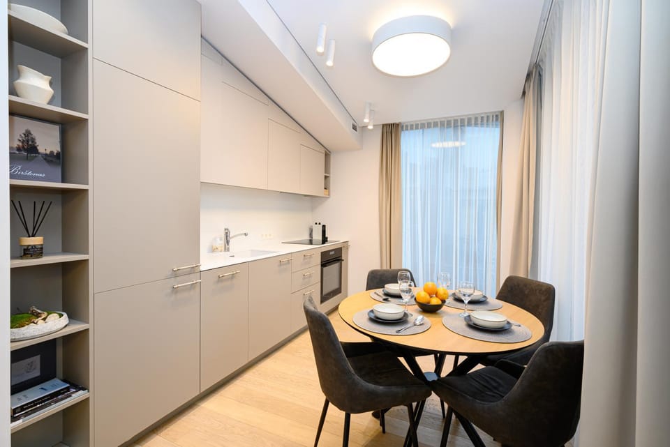 Kitchen or kitchenette, Living room, Dining area, oven