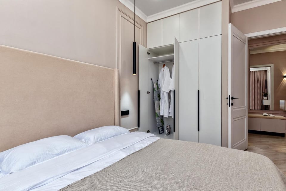 Bedroom, wardrobe