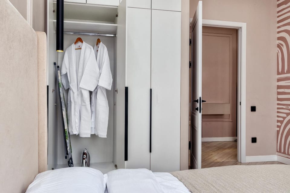 Bedroom, wardrobe