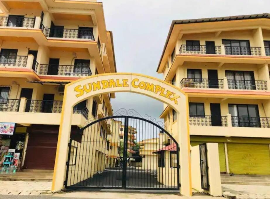Facade/entrance