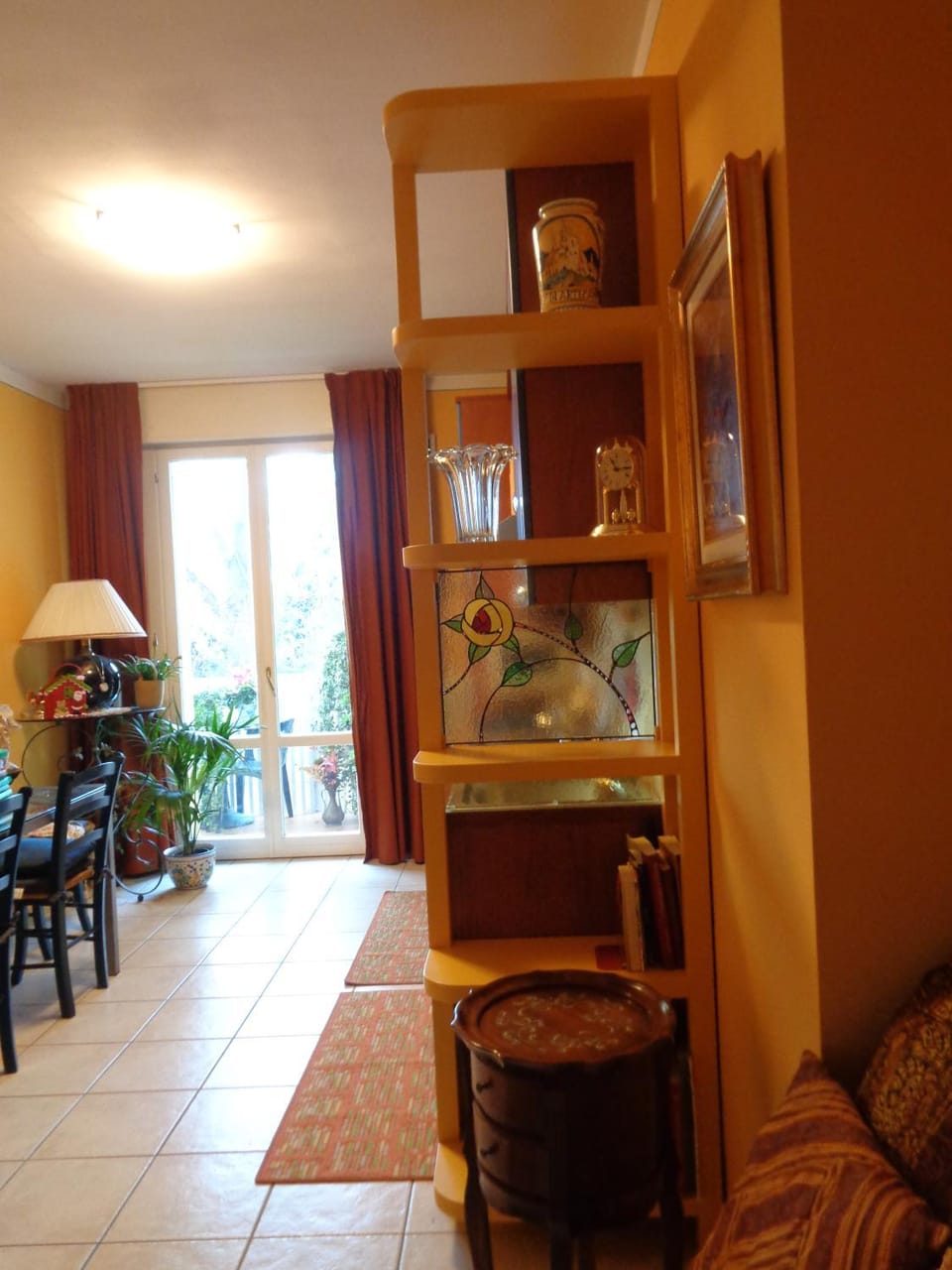 Living room, Decorative detail, Dining area