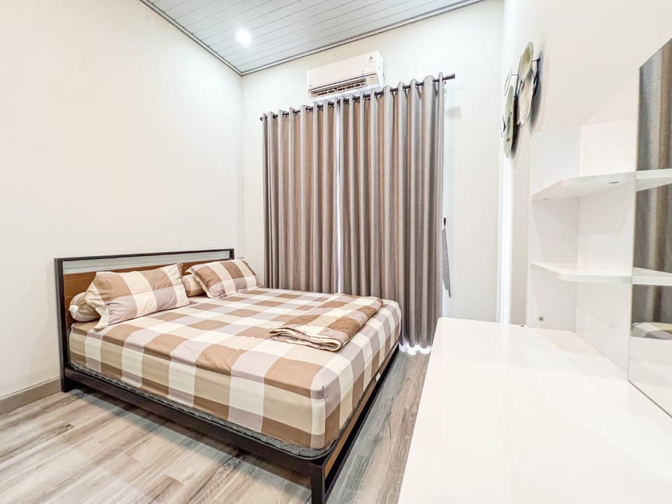 Bed, Bedroom, air conditioner