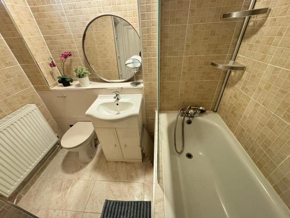 TKS Modern 1BED Flat, London Apartment in London