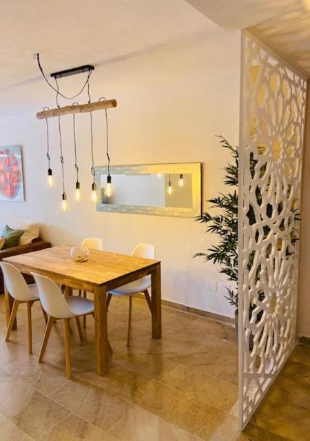 Dining area, Dinner