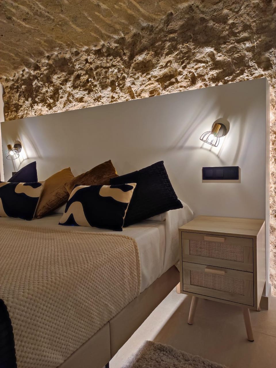 Casa Cueva Un Rinconcito en Setenil House in Sierra de Cádiz