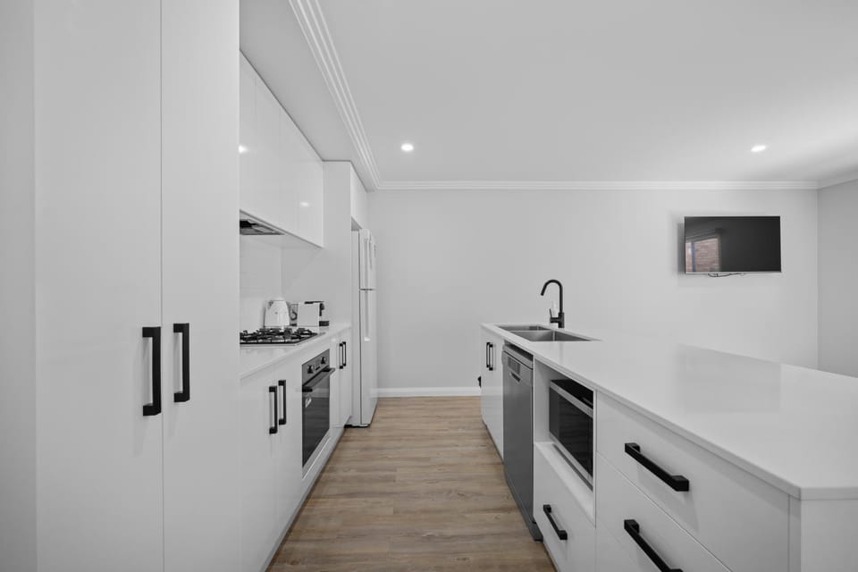 'Lumeah' - Apartment 1 Central Wagga House in North Wagga Wagga