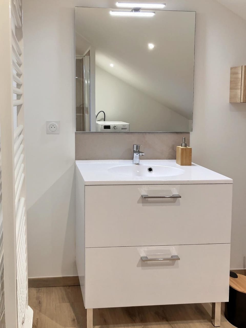 Shower, Toilet, Bathroom, washing machine