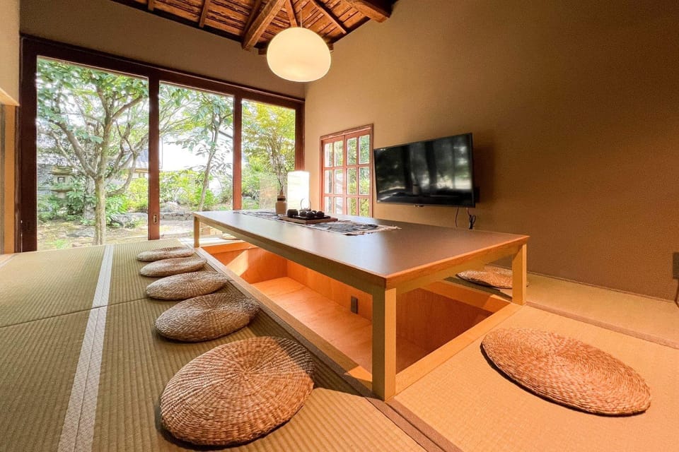 TV and multimedia, Seating area