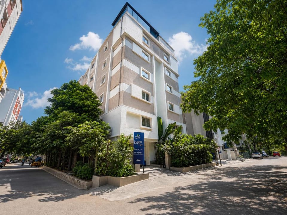 Property building, Day, Neighbourhood, Street view