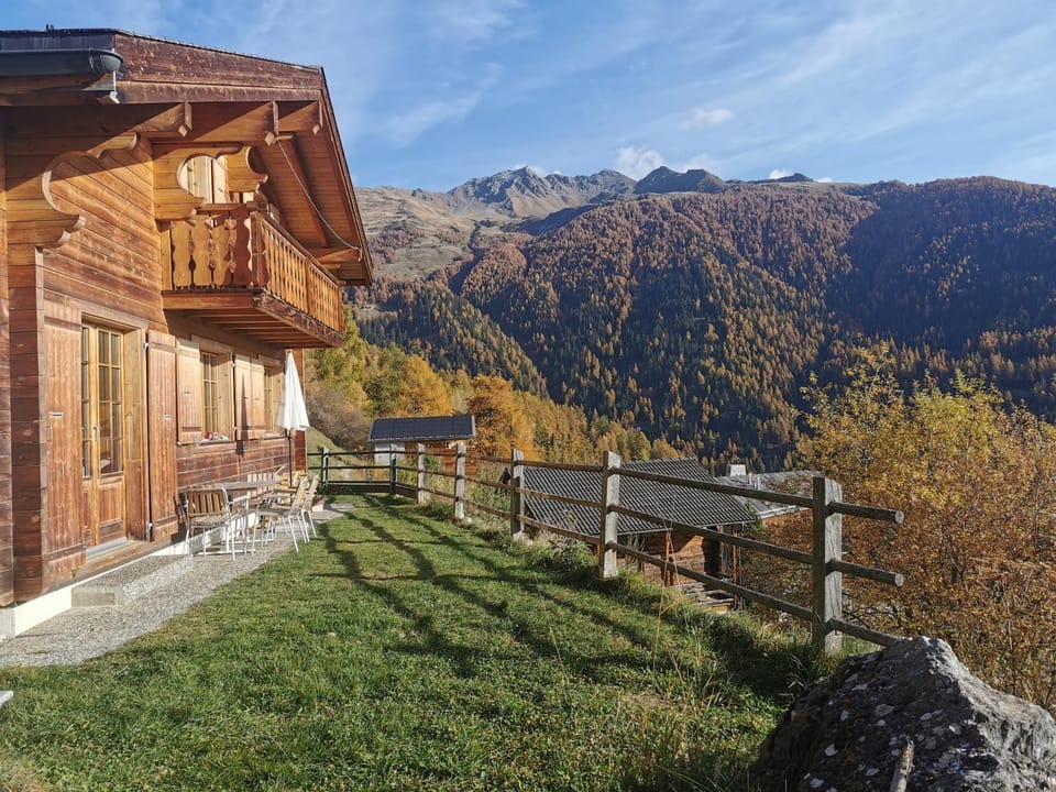 Property building, Seating area, Dining area, Mountain view