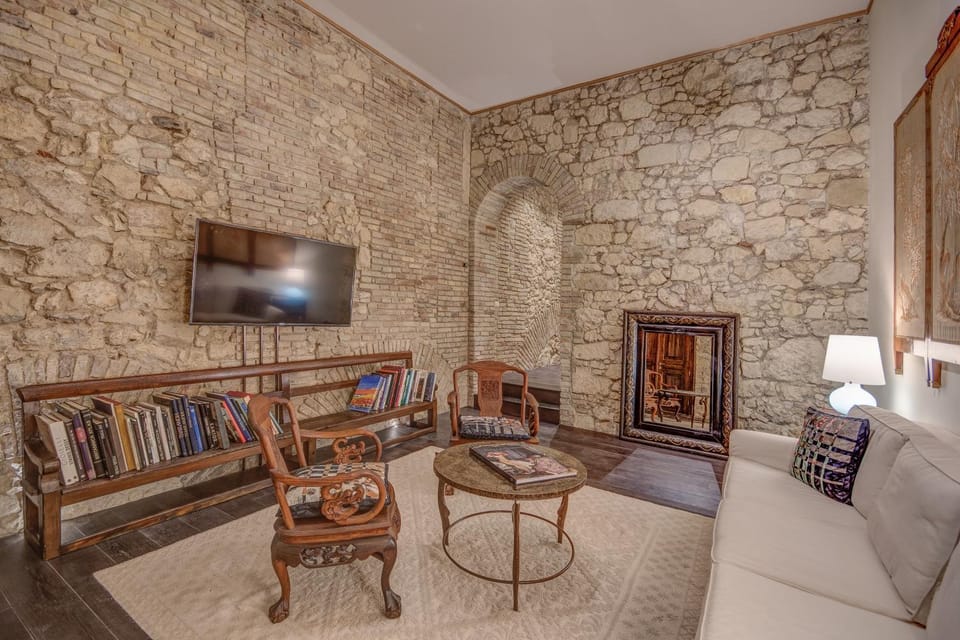Communal lounge/ TV room