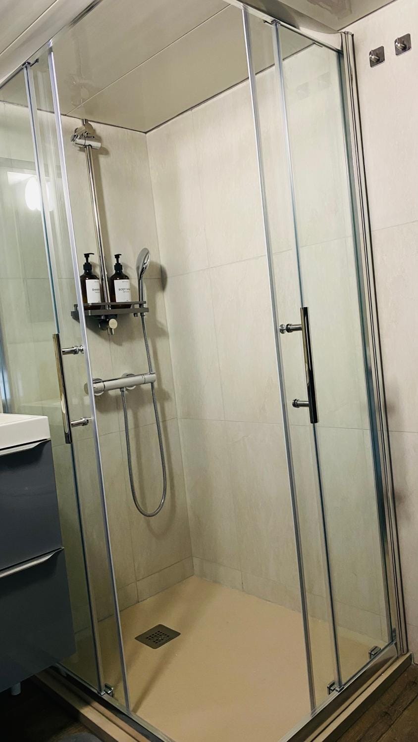 Shower, Bathroom