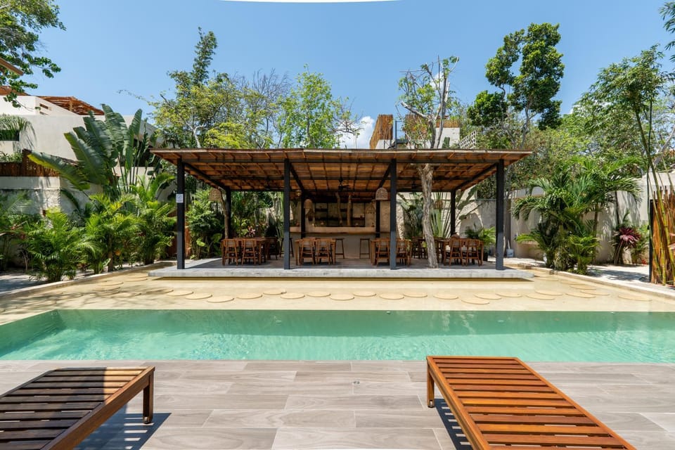 Pool view, Swimming pool, sunbed