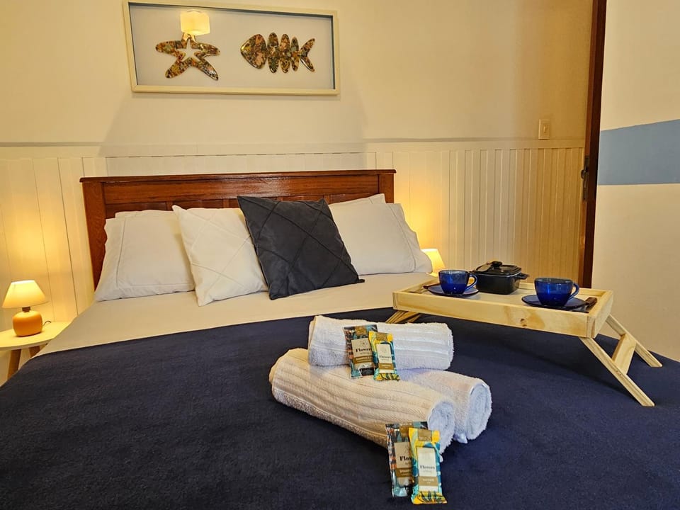 Bedroom, towels, towels