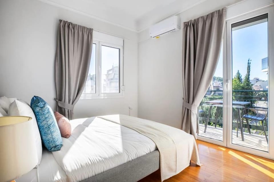 Bed, View (from property/room), Balcony/Terrace, Photo of the whole room, Bedroom, air conditioner
