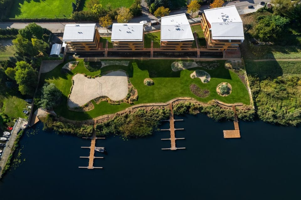 Property building, Spring, Natural landscape, Activities, Bird's eye view, Summer, Fishing, Fishing, Garden, Pets, Pets, Pets, Garden view, Lake view, River view, Swimming pool, Seasons