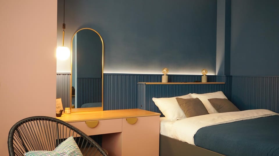 Bed, Photo of the whole room, Bedroom