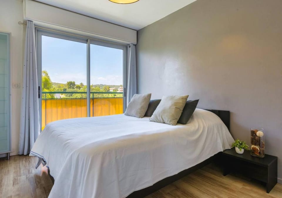 Bedroom, Garden view