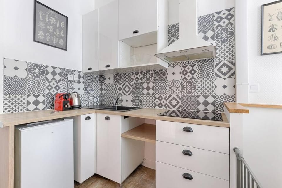 Kitchen or kitchenette, stove