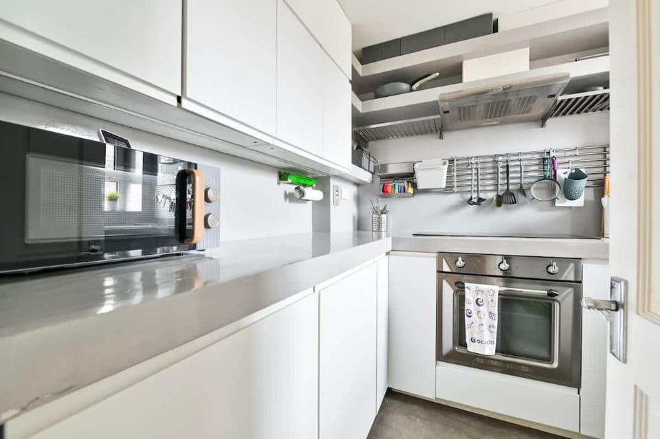 Canary Wharf Views Apartment in London