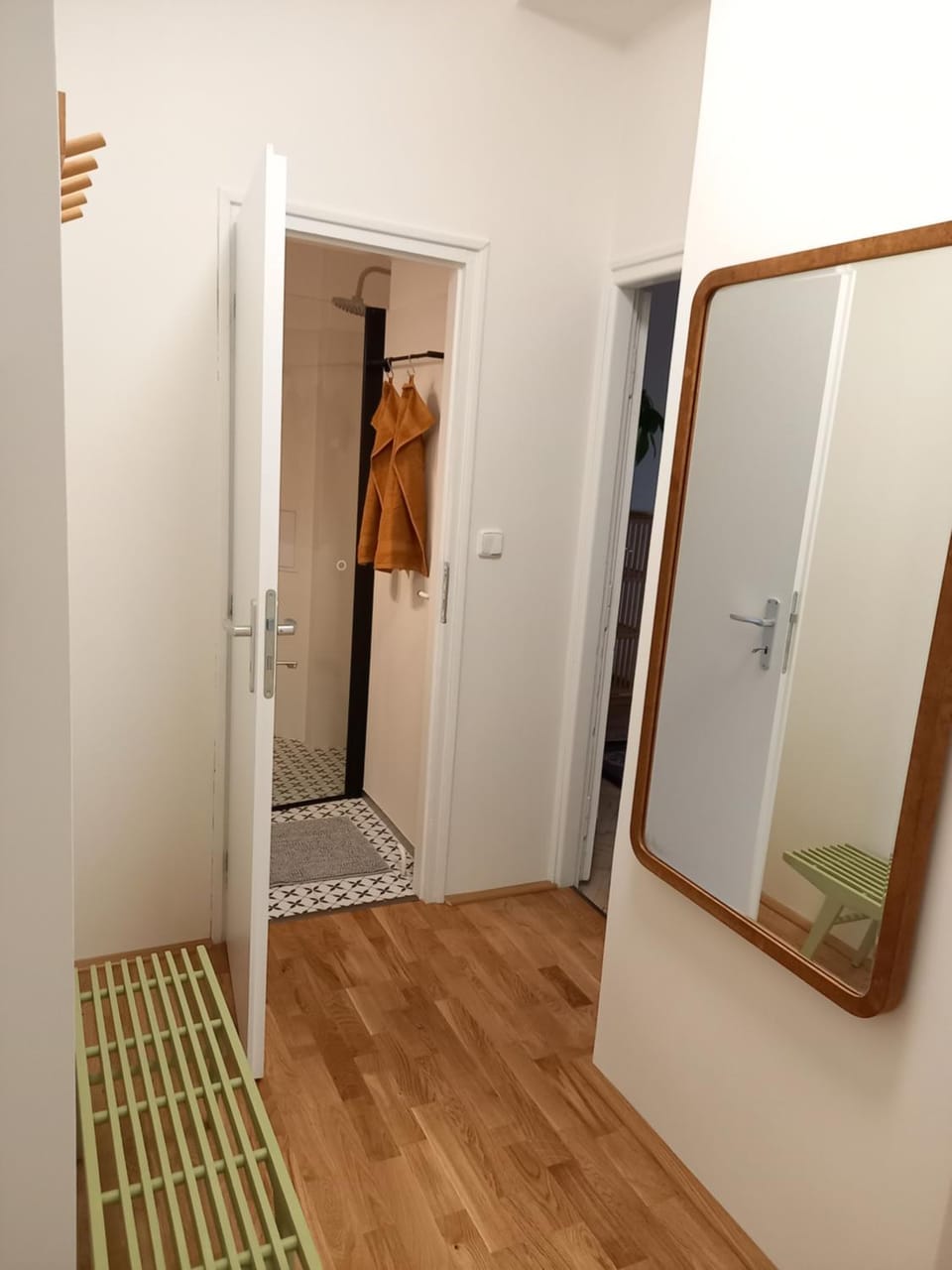 Stylový a slunný byt s uměleckým nádechem v blízkosti centra Apartment in Prague